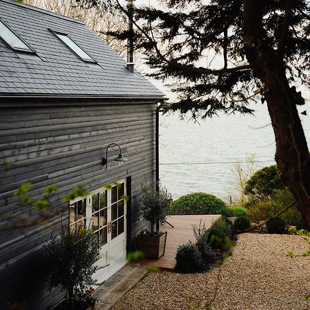 1-Bed Luxury Seafront Cabin In Heart Of Newlyn, Mousehole エクステリア 写真